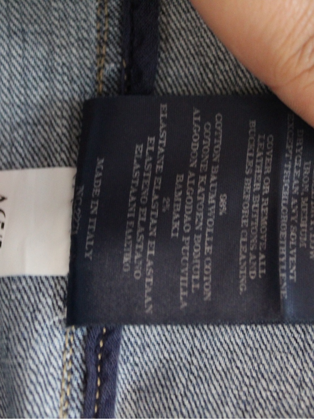 Burberry Jean Jacket sz 10, rarely worn - Picture 3 of 6